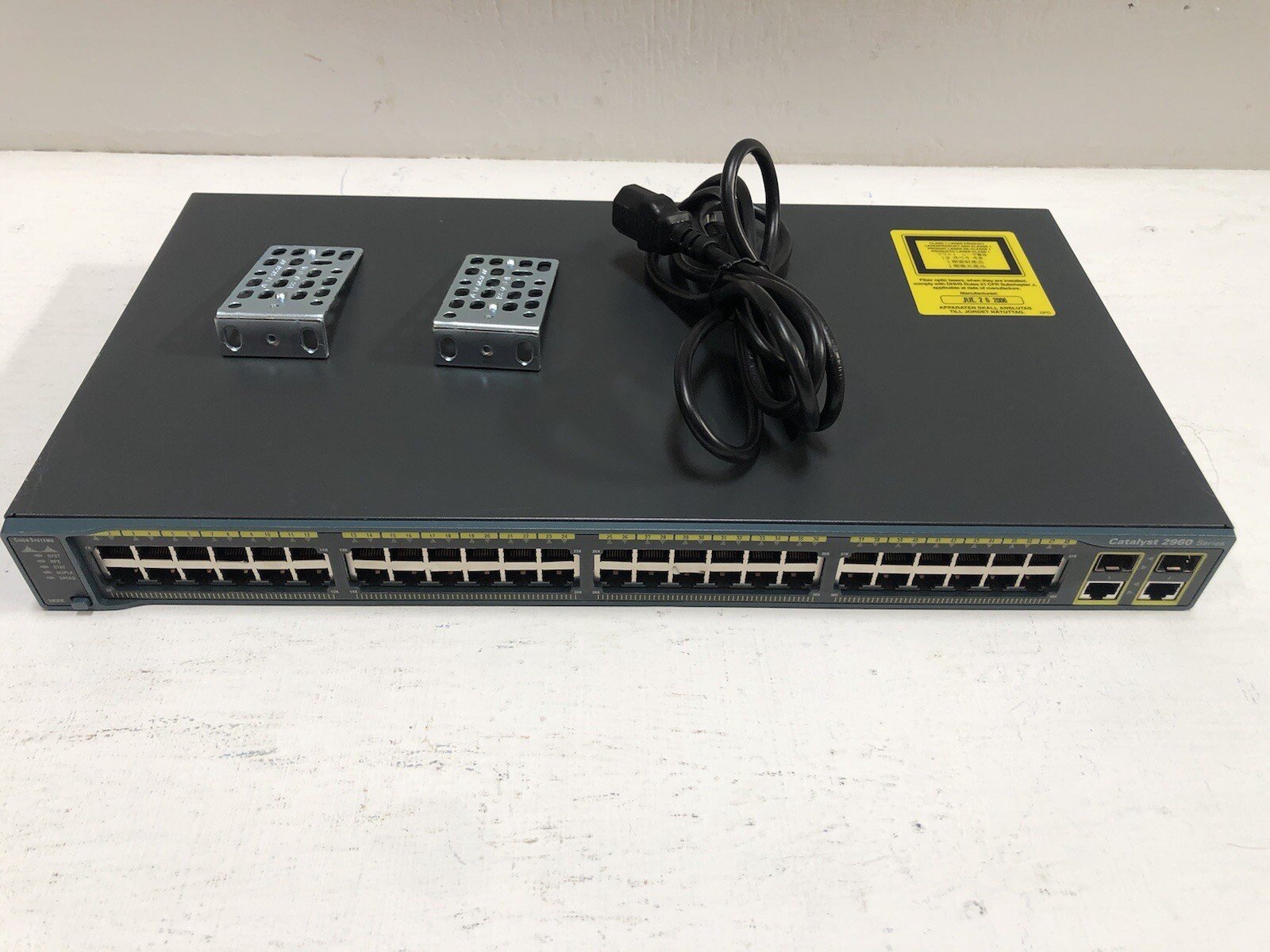 سويتش Cisco Catalyst WS-C2960-48TC-L · 48 منفذًا